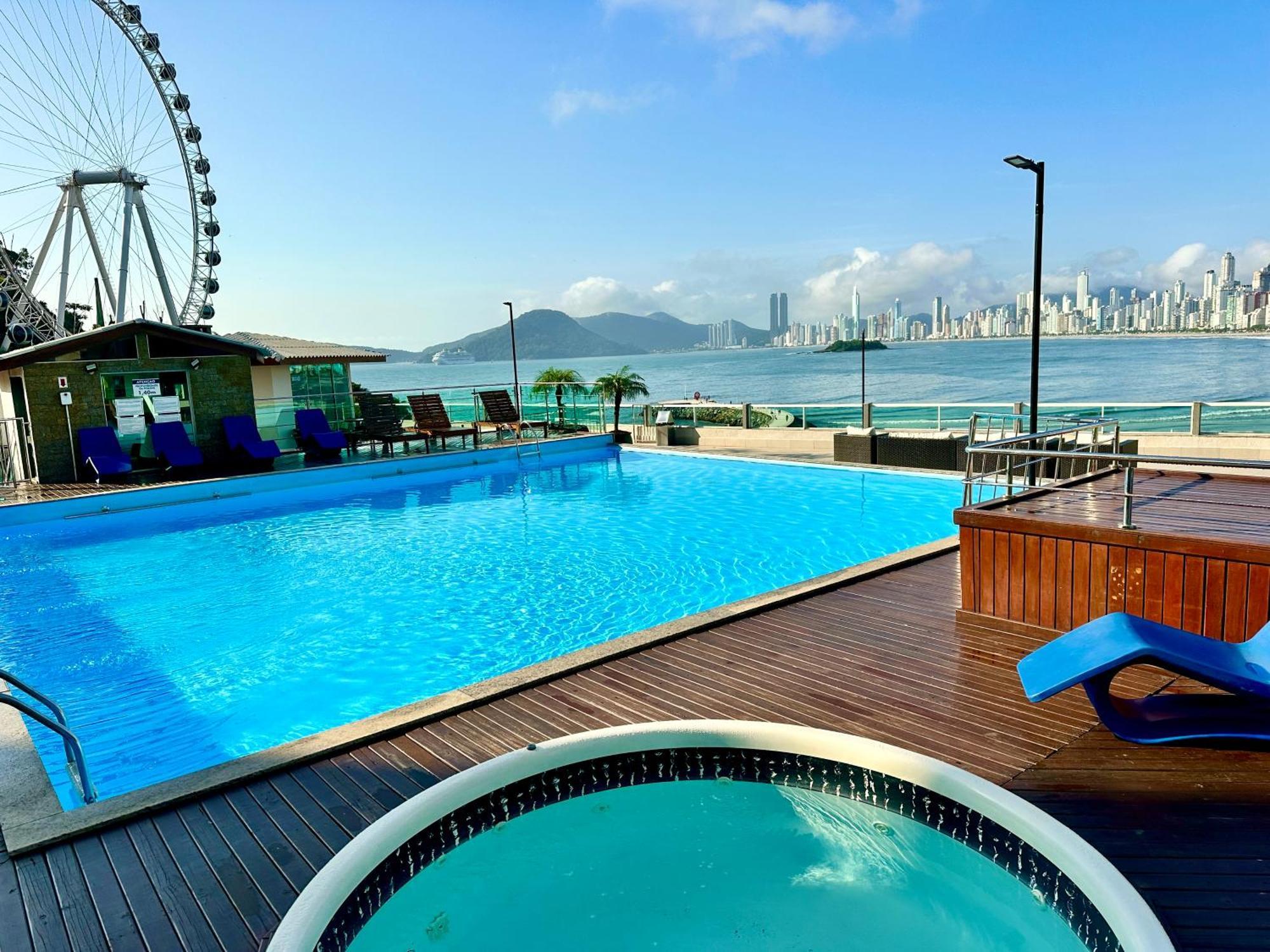 Roda Gigante, Garagem E Piscina Balneario Camboriu Exterior foto