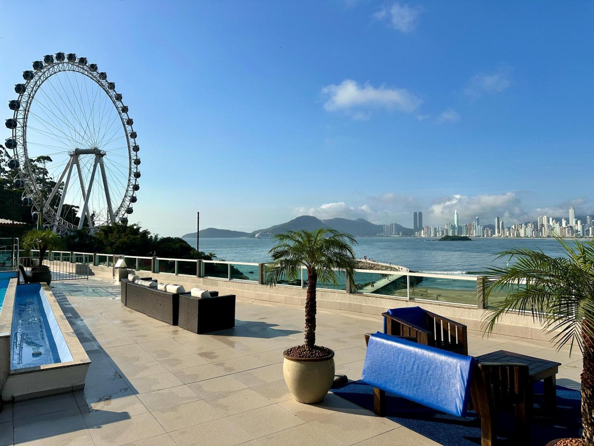 Roda Gigante, Garagem E Piscina Balneario Camboriu Exterior foto